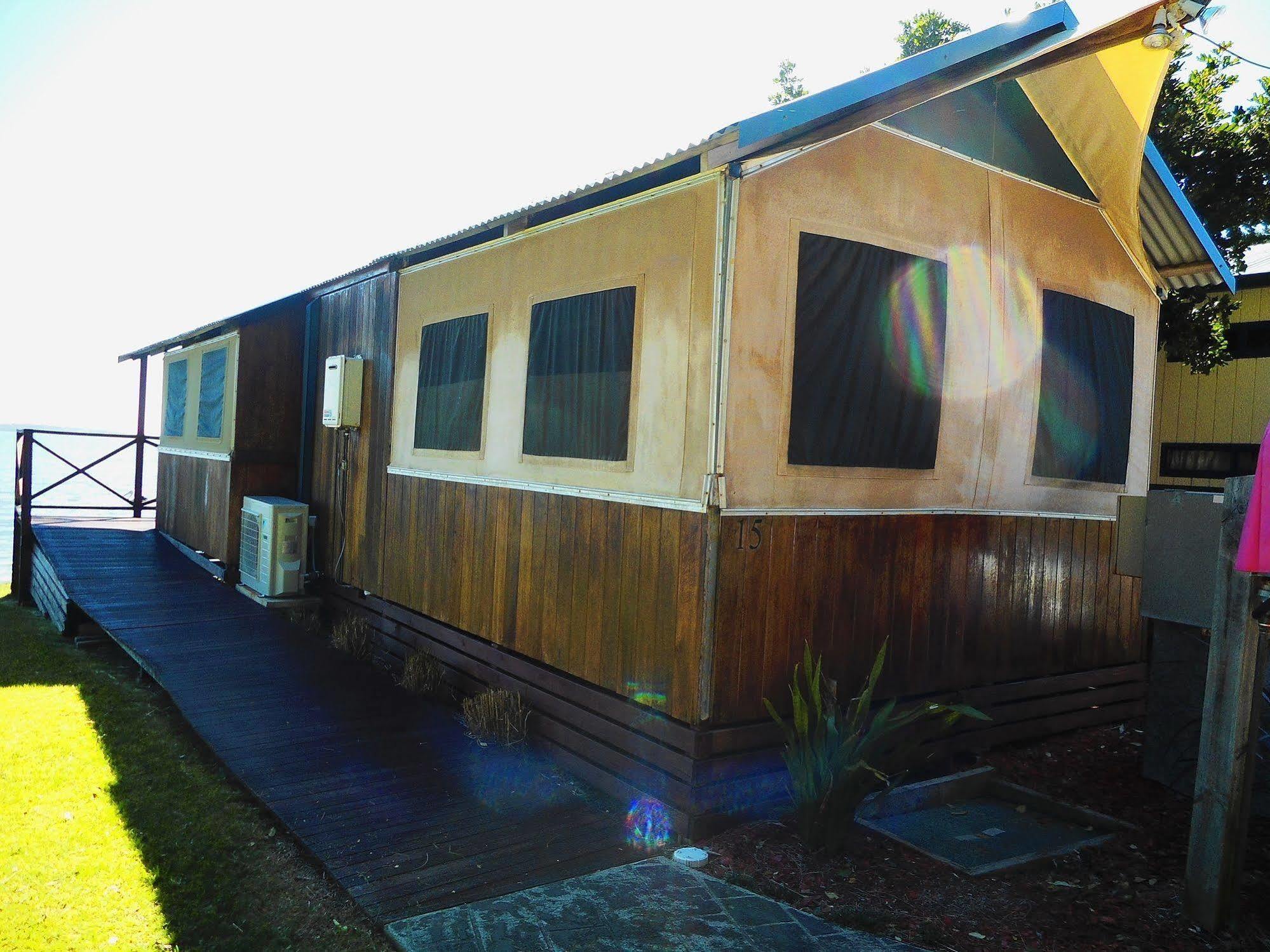 Two Shores Holiday Village Entrance Exterior foto