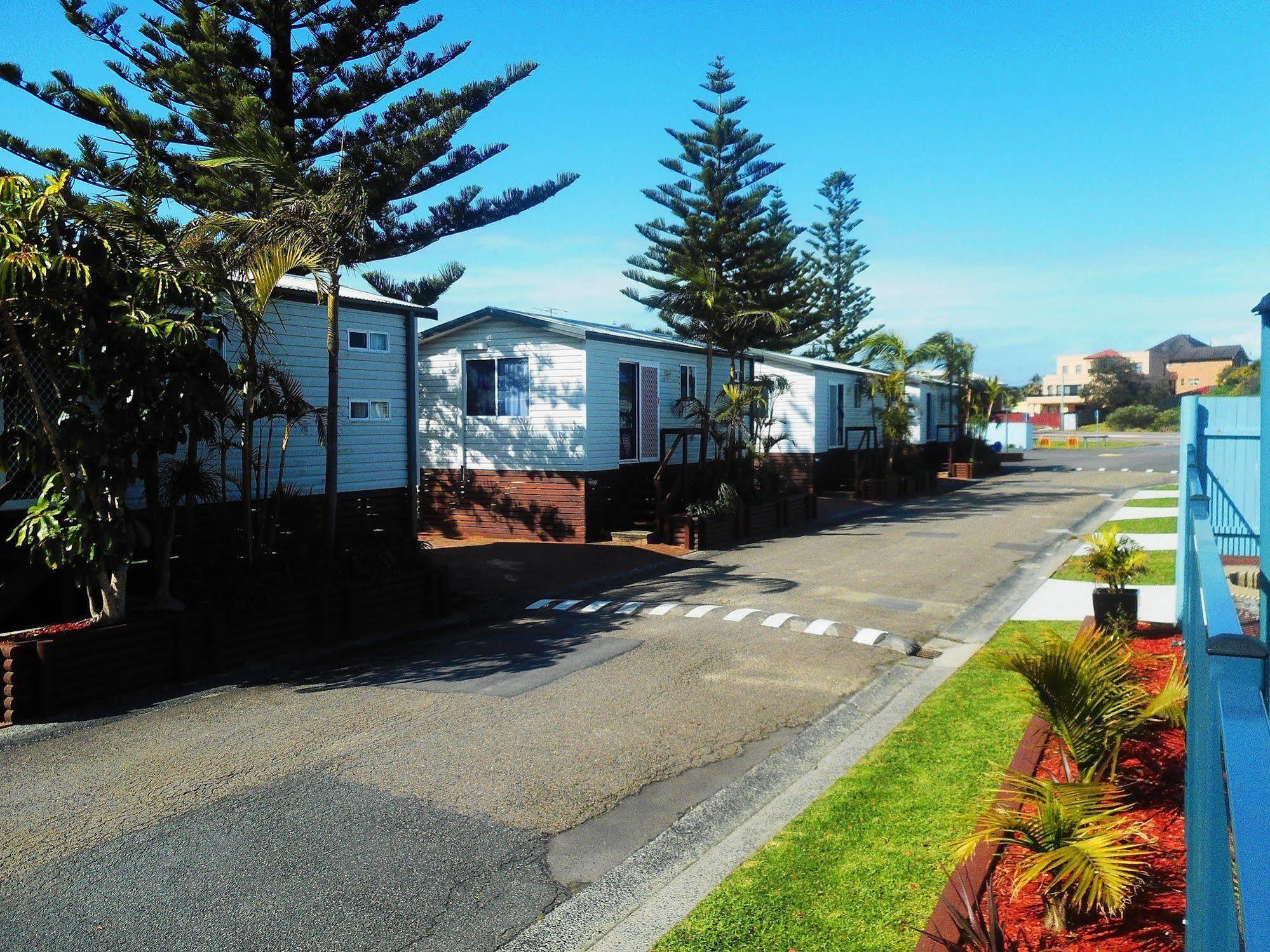 Two Shores Holiday Village Entrance Exterior foto