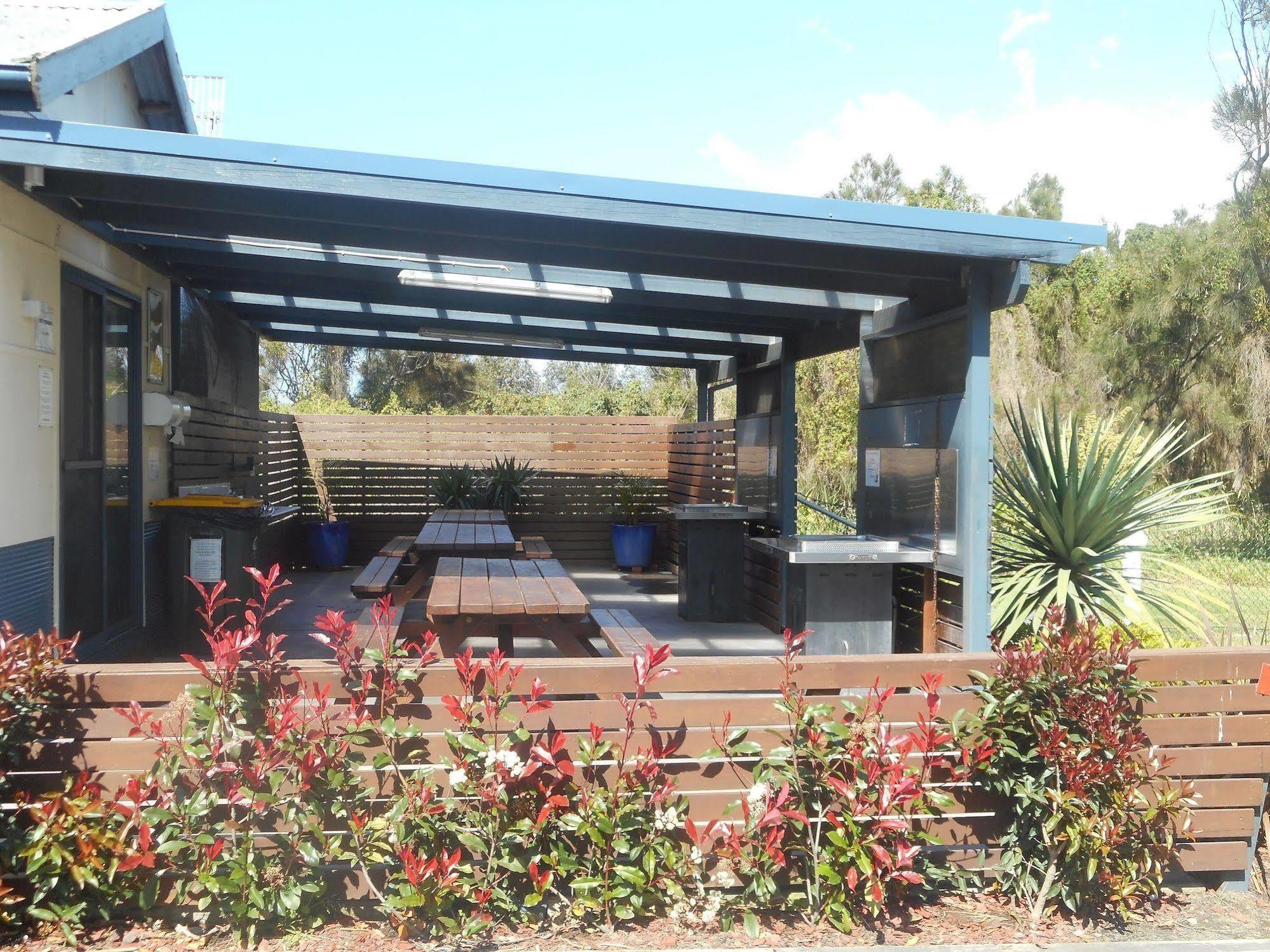 Two Shores Holiday Village Entrance Exterior foto